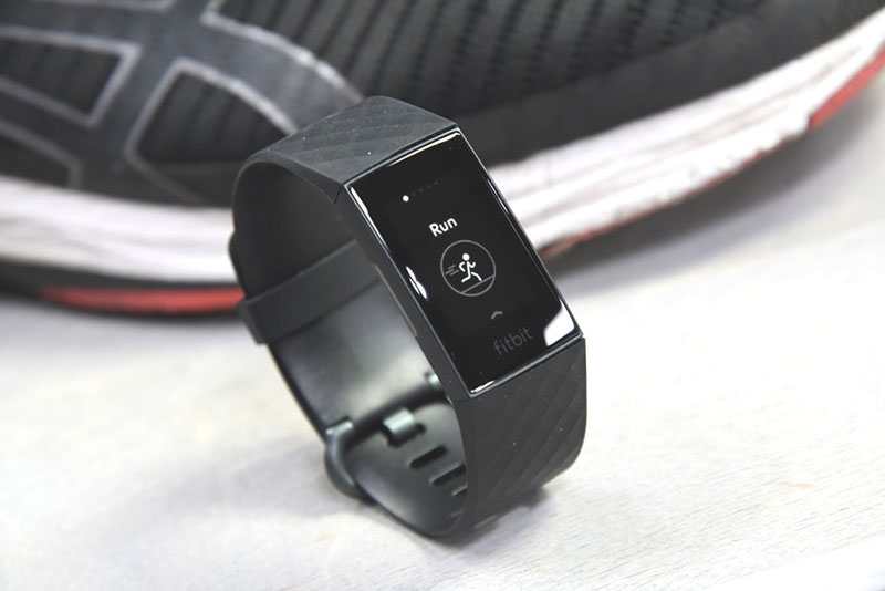 Đồng hồ Fitbit Charge 4